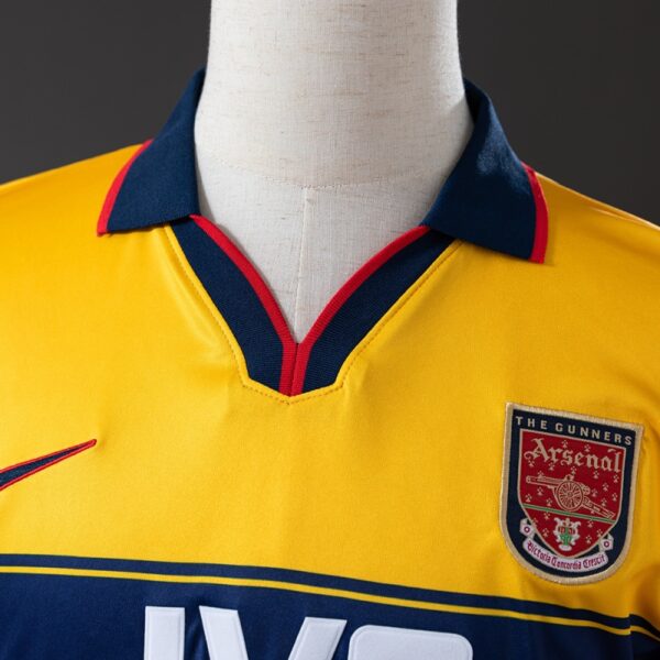 Arsenal F.C. 1997/99 Away Retro Football Shirt