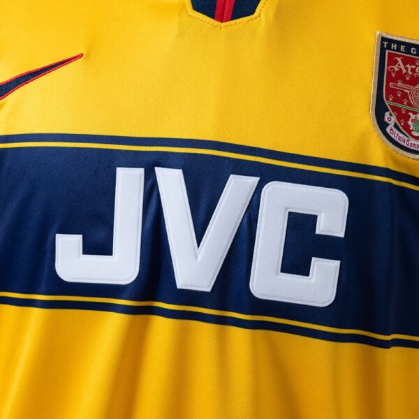 Arsenal F.C. 1997/99 Away Retro Football Shirt