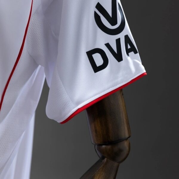 Eintracht Frankfurt 2025/26 Away Jersey – Official Edition