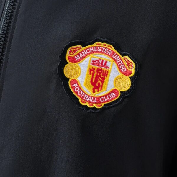 Manchester United Retro Windbreaker