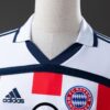 Bayern Munich 2000/01 Away Retro Jersey – Classic Edition