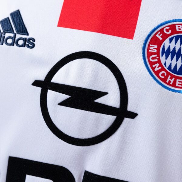 Bayern Munich 2000/01 Away Retro Jersey – Classic Edition