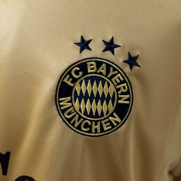 Bayern Munich 2004/05 Away Retro Jersey – Classic Edition