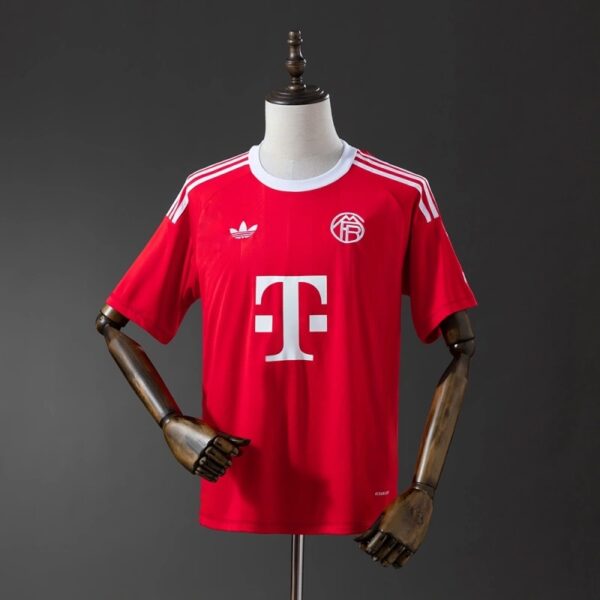 Bayern Munich 2025/26 Goalkeeper Jersey – Official Edition