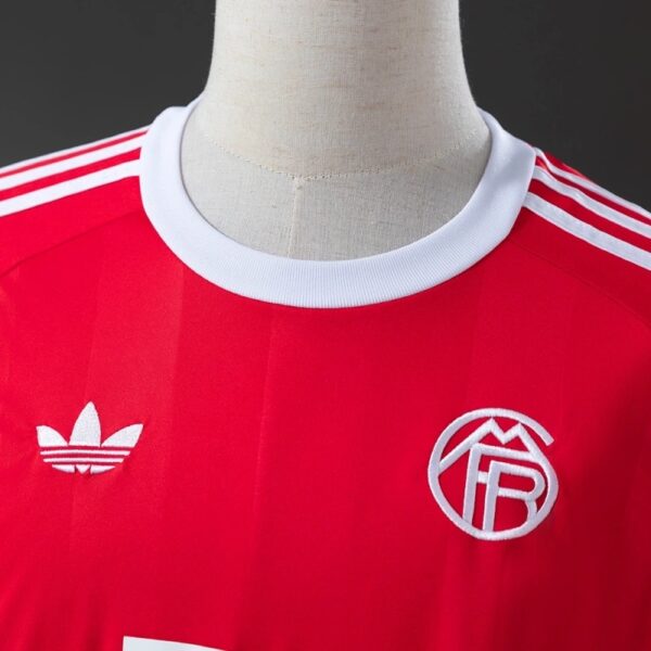 Bayern Munich 2025/26 Goalkeeper Jersey – Official Edition