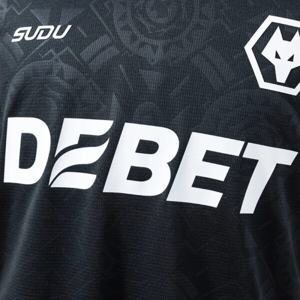 Wolves 2025/26 Goalkeeper Jersey – Official Edition