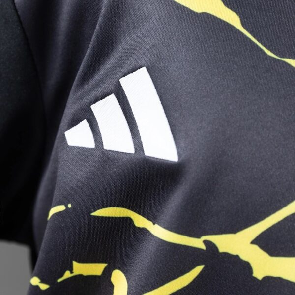 Real Madrid 2025/26 Marvel Kids Kit – Special Edition