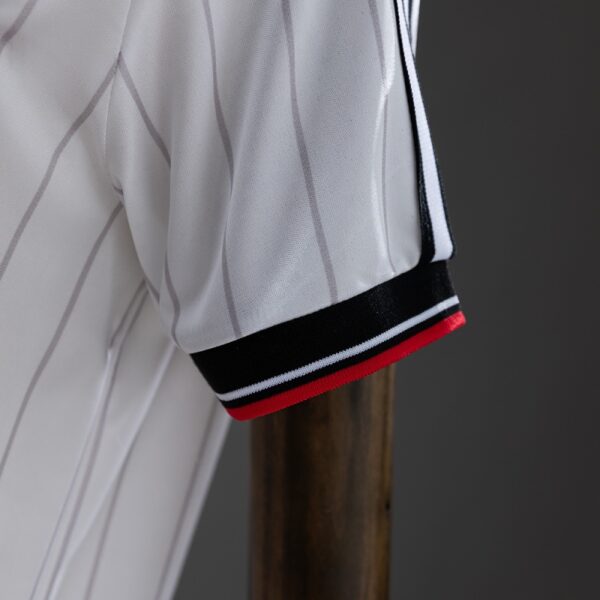 Manchester United 1998/99 Home Retro Jersey – Treble Winners Edition