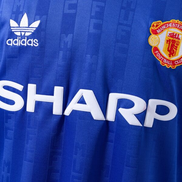 Manchester United 1988/90 Second Away Retro Jersey – Classic Blue Edition