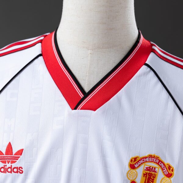 Manchester United 1988/90 Away Retro Jersey – Classic White Edition