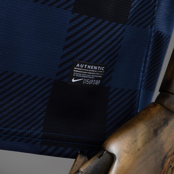 Manchester United 2013/14 Away Retro Jersey – Navy & Black Classic Edition