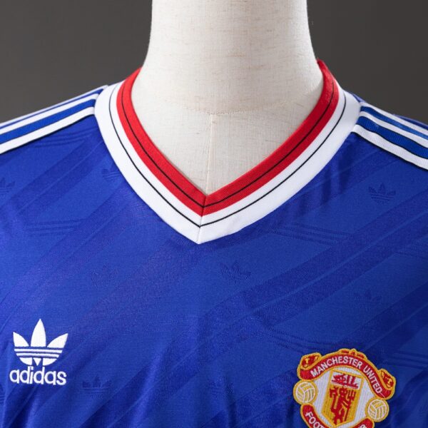 img_6233 Manchester United 1986/88 Blue Away Retro Jersey – Classic 80s Edition