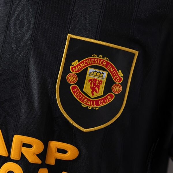 img_6249 Manchester United 1993/94 Black Away Retro Jersey – Classic 90s Edition
