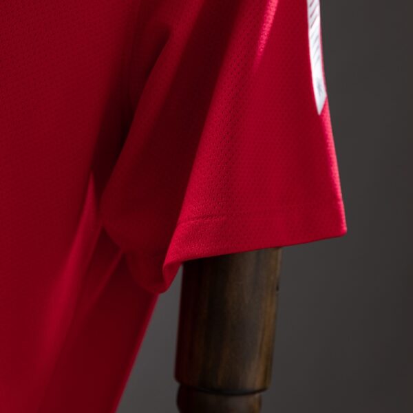 Manchester United 2010/11 Home Red Retro Jersey – Classic Champions Edition