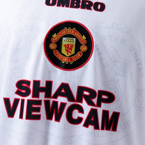 img_6303 Manchester United 1996/97 Away White Retro Jersey – Classic 90s Edition