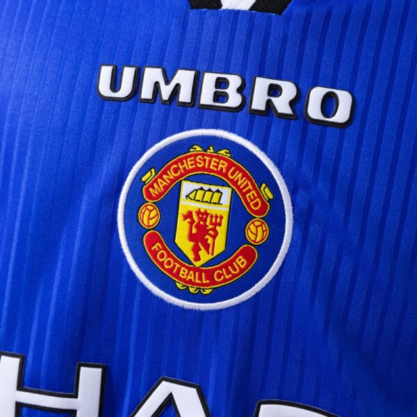 Manchester United 1996/98 Blue Away Retro Jersey – Classic 90s Edition