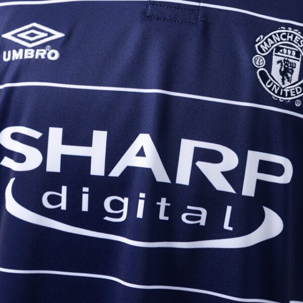 img_6344 Manchester United 1999/00 Away Retro Jersey