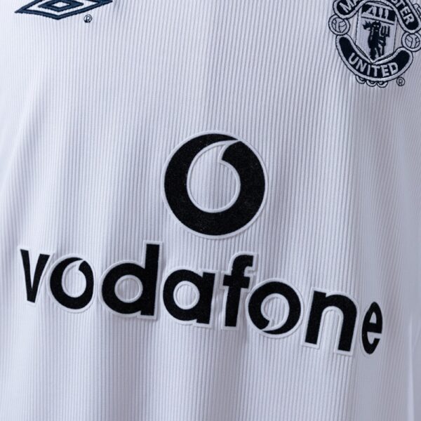 Manchester United 2000/01 Away White Retro Jersey – Classic Champions Edition