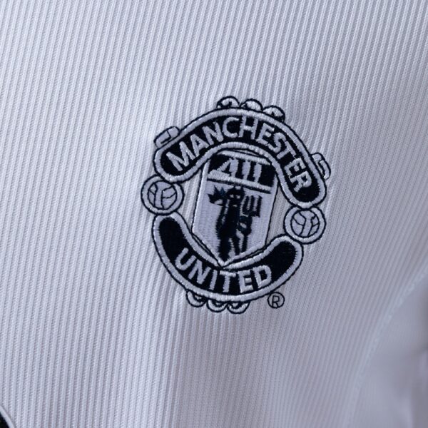 Manchester United 2000/01 Away White Retro Jersey – Classic Champions Edition