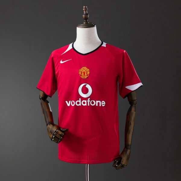 Manchester United 2004/06 Home Retro Jersey – Classic Red Edition