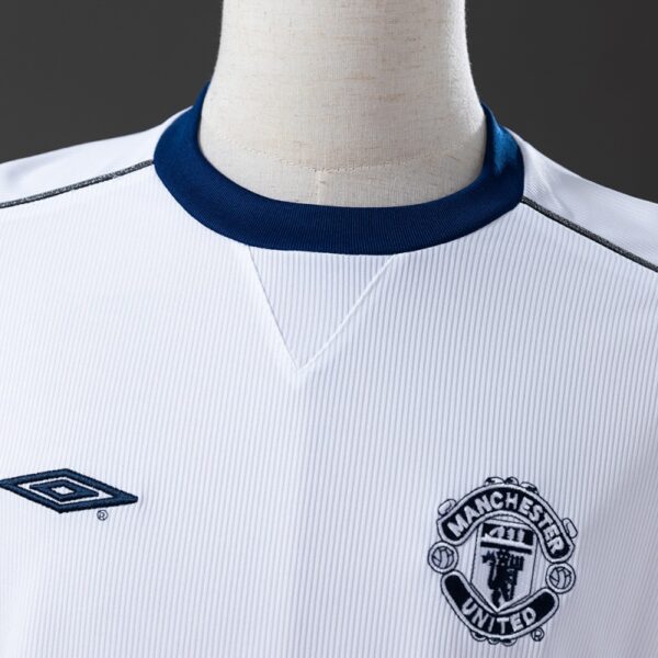 Manchester United 2000/01 Away White Long Sleeve Retro Jersey – Classic Champions Edition