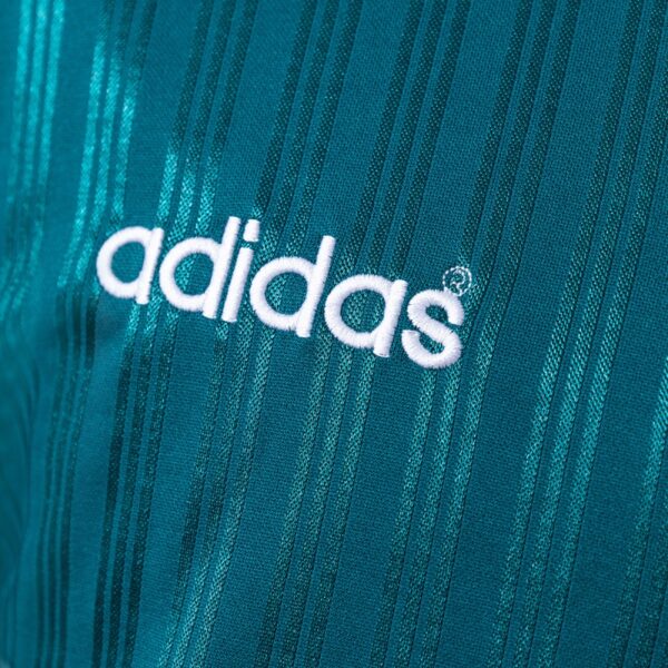 Liverpool 1995/96 Away Retro Jersey – Classic White & Green Edition