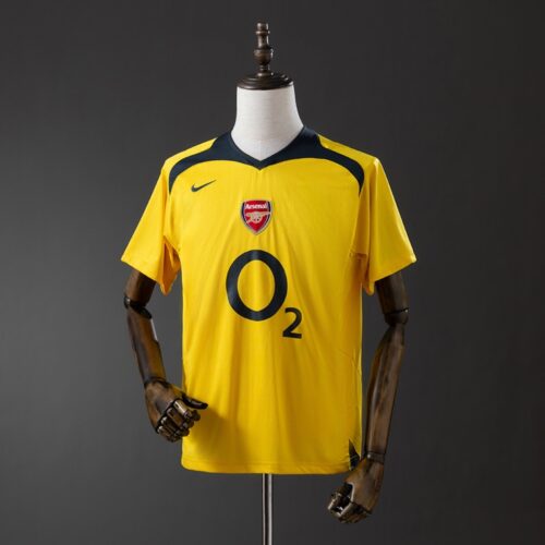 Arsenal F.C. 2005/06 Away Retro Football Shirt