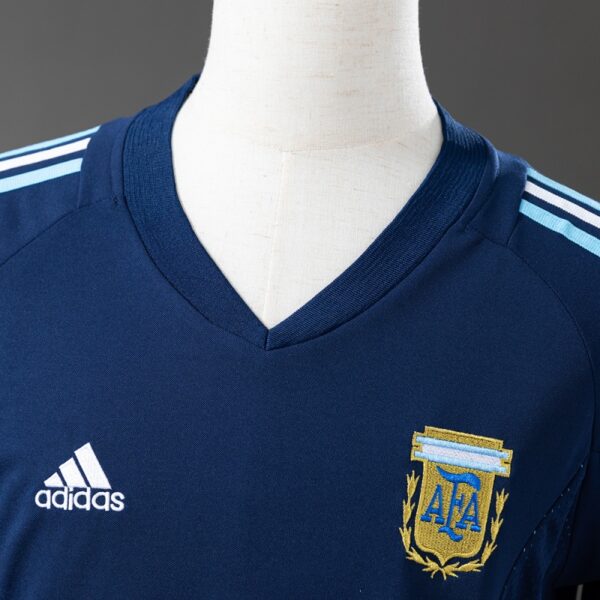 Argentina 2002 Away Retro Jersey – Classic Navy World Cup Edition