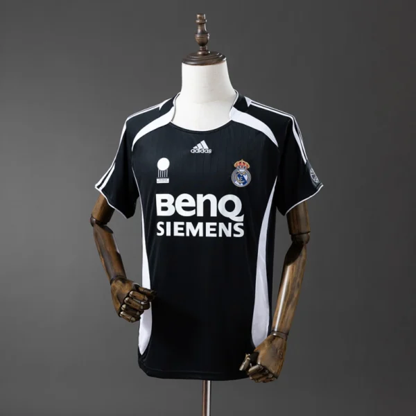 Real Madrid 2006/07 Retro Black Third Kit – Classic Edition