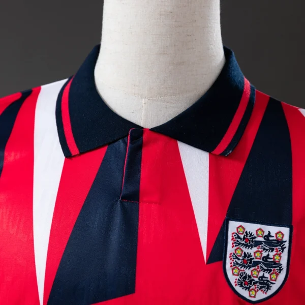 resize,m_lfit,h_800,w_800 (2) England 1992 Away Retro