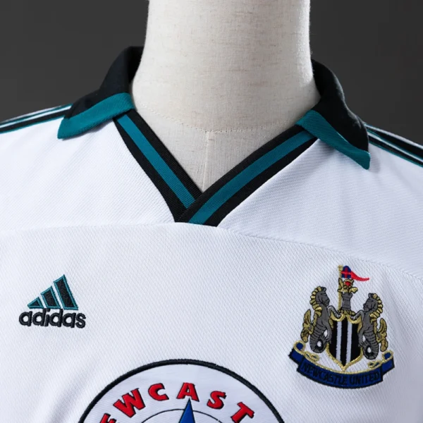 Newcastle United 99/00 Away Retro Jersey
