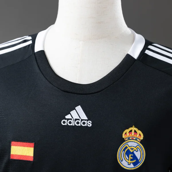 resize,m_lfit,h_800,w_800 (3) Real Madrid 2008/09 Third Black Retro Kit – Classic Edition