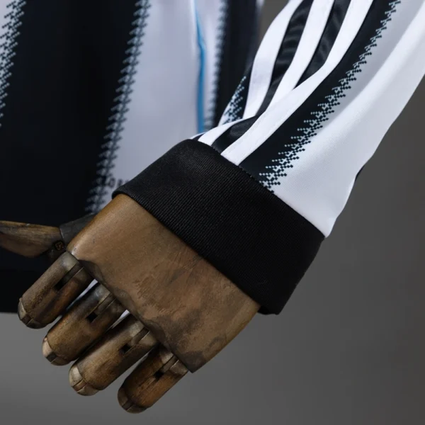 Newcastle United 25/26 Home Long Sleeve Jersey