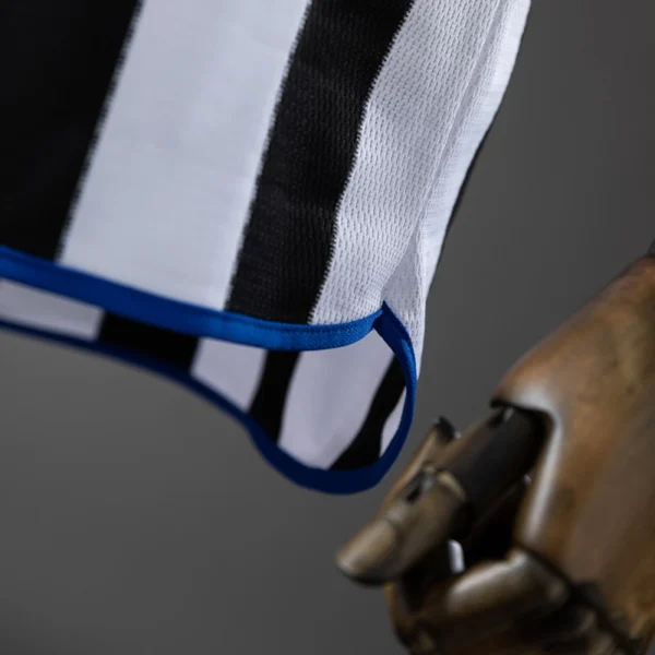 Newcastle United 99/00 Home Retro Jersey