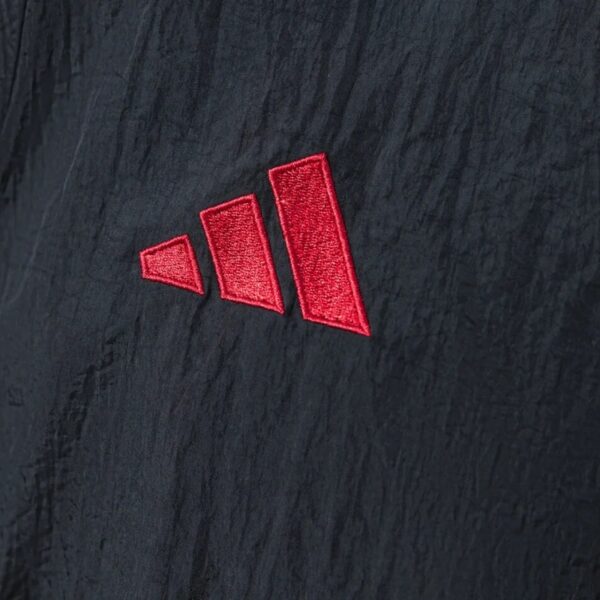 Liverpool 2025/26 Windbreaker Jacket Black – Official Style Training Outerwear