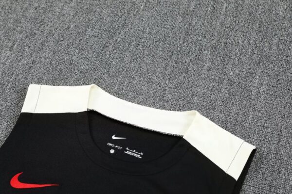 Liverpool 25/26 Training Vest Kit Black – Sleeveless Football Training Top