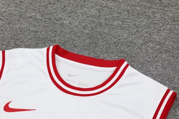 Liverpool 25/26 Training Vest Kit  – Sleeveless Football Training Top