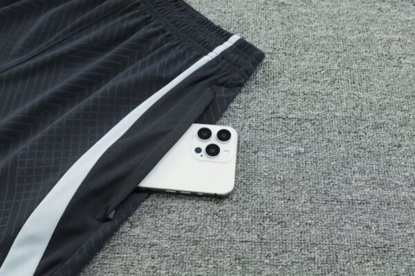 Liverpool 25/26 Training Vest Kit  – Sleeveless Football Training Top