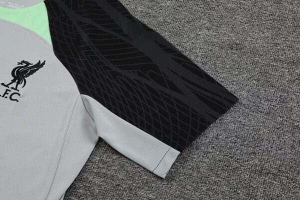 img_0406 Liverpool 2025/26 Short Sleeve Training Kit – Adult