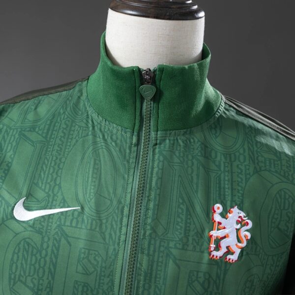 Chelsea 2025/26 Windbreaker Jacket – Lightweight Training Edition