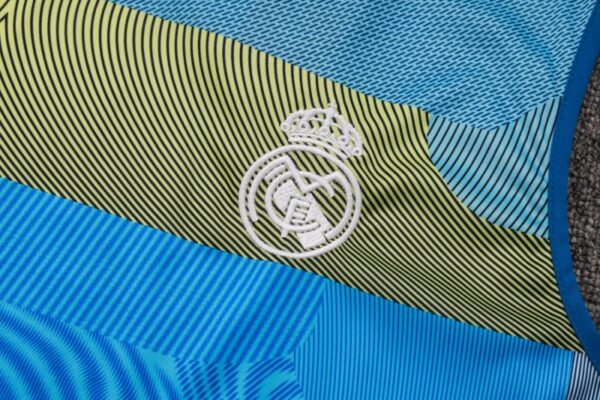 img_1817 Real Madrid 2025/26 Training Vest Kit
