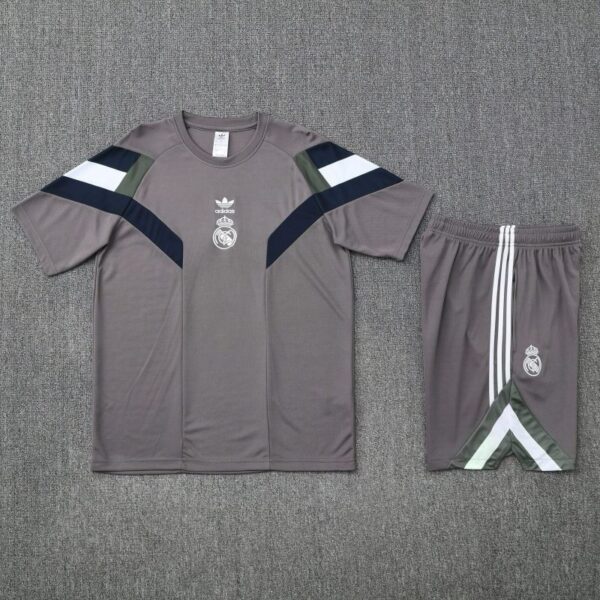 img_1902 Real Madrid 2025/26 Adult Short Sleeve Training Kit – Grey
