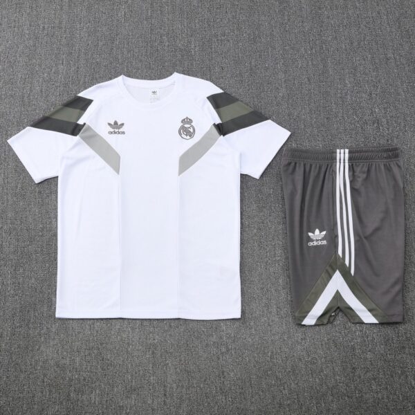 img_1907 Real Madrid 2025/26 Adult Short Sleeve Training Kit – White & Grey
