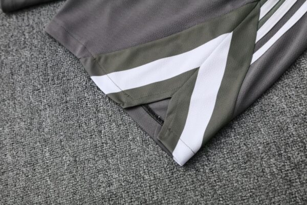 img_1908 Real Madrid 2025/26 Adult Short Sleeve Training Kit – White & Grey