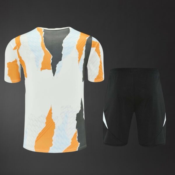 img_1910 Real Madrid 2025/26 Adult Short Sleeve Training Kit