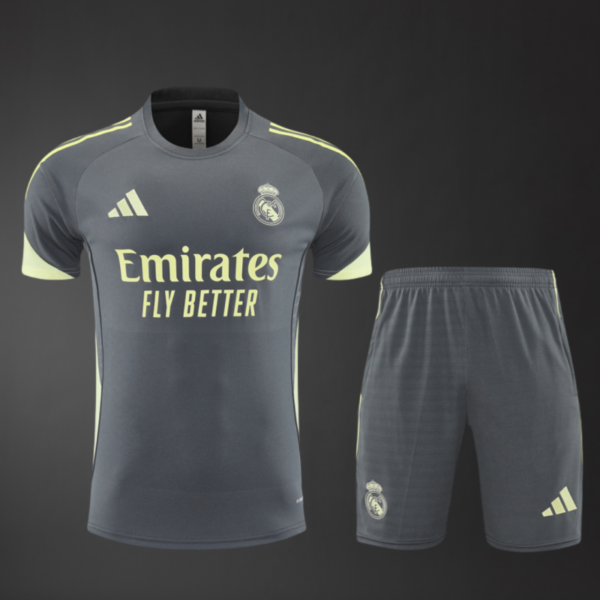 img_1953 Real Madrid 2025/26 Short Sleeve Training Kit – Adult & Kids – Full Training Set