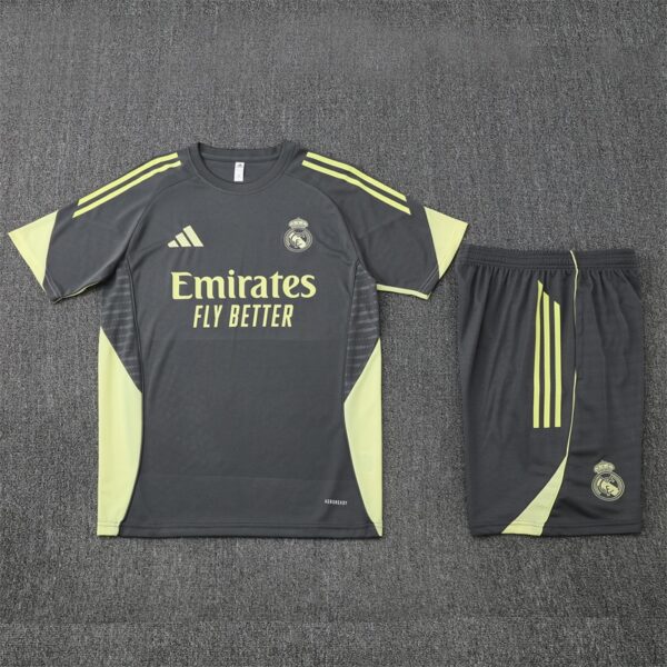 img_1954 Real Madrid 2025/26 Short Sleeve Training Kit – Adult & Kids – Full Training Set