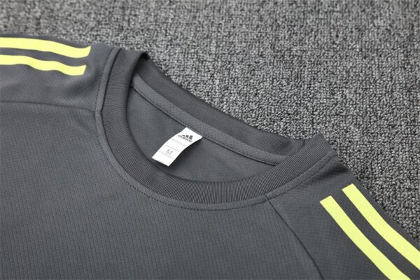 img_1956 Real Madrid 2025/26 Short Sleeve Training Kit – Adult & Kids – Full Training Set