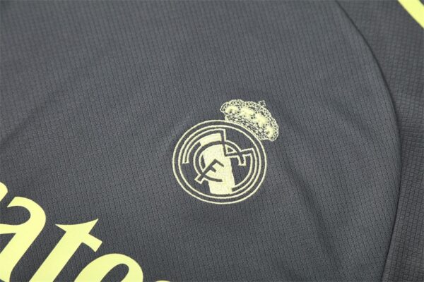 img_1959 Real Madrid 2025/26 Short Sleeve Training Kit – Adult & Kids – Full Training Set