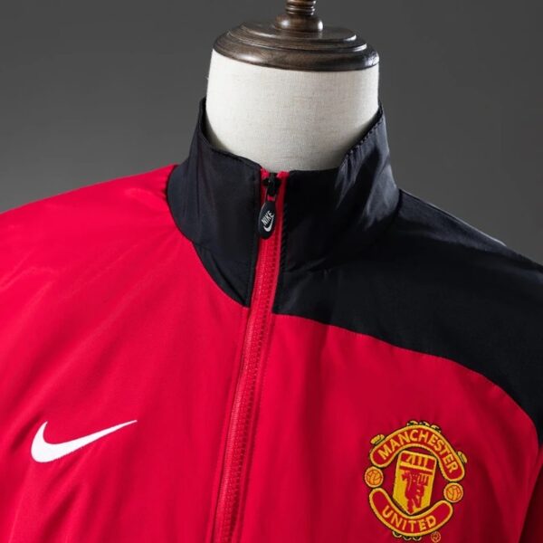 Manchester United 2007/08 Retro Windbreaker Jacket – Classic Champions Edition